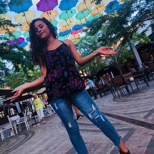 Meet your Posher, Ambar